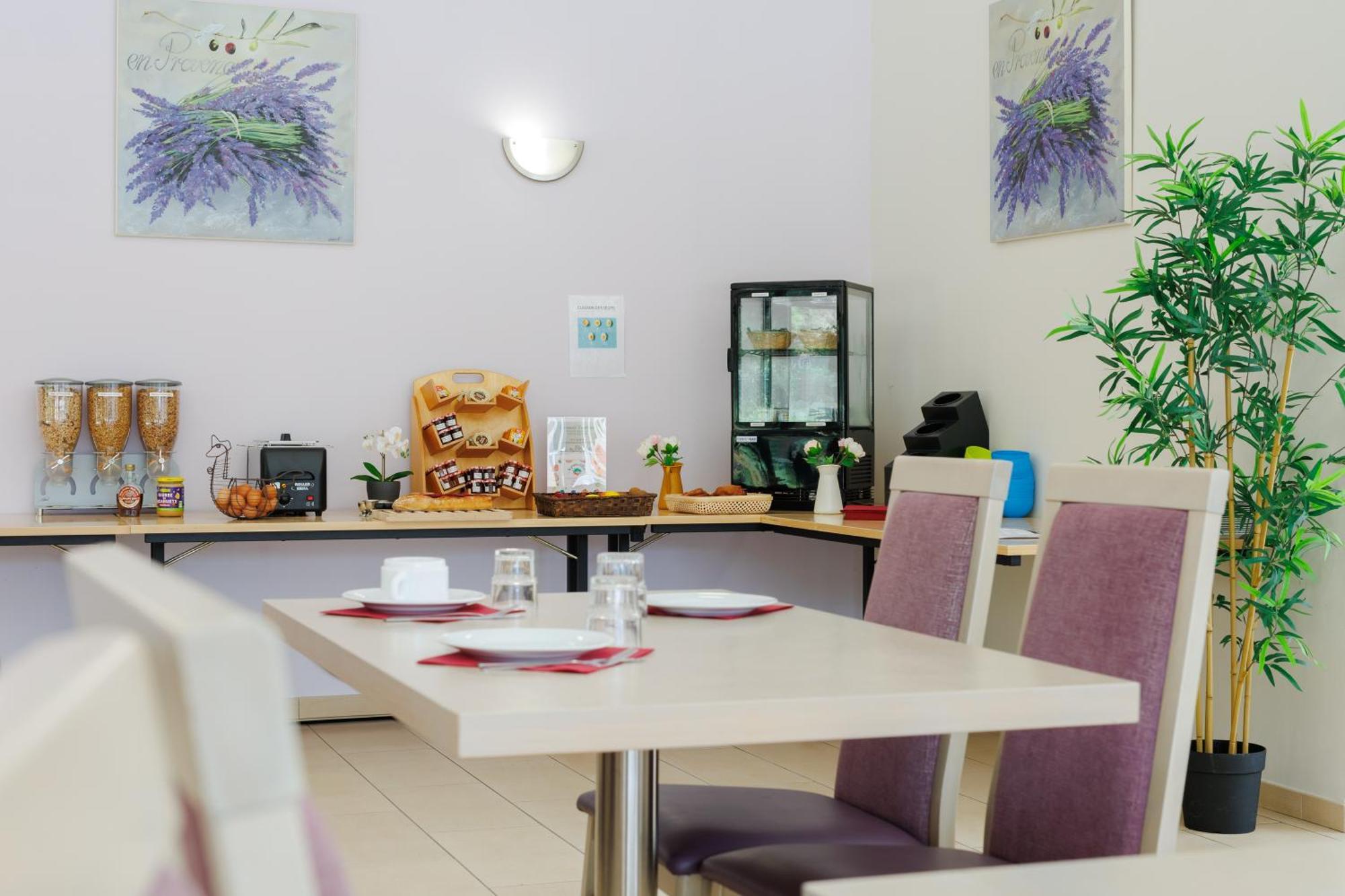 Residhotel Residence Pont Du Gard Remoulins Buitenkant foto